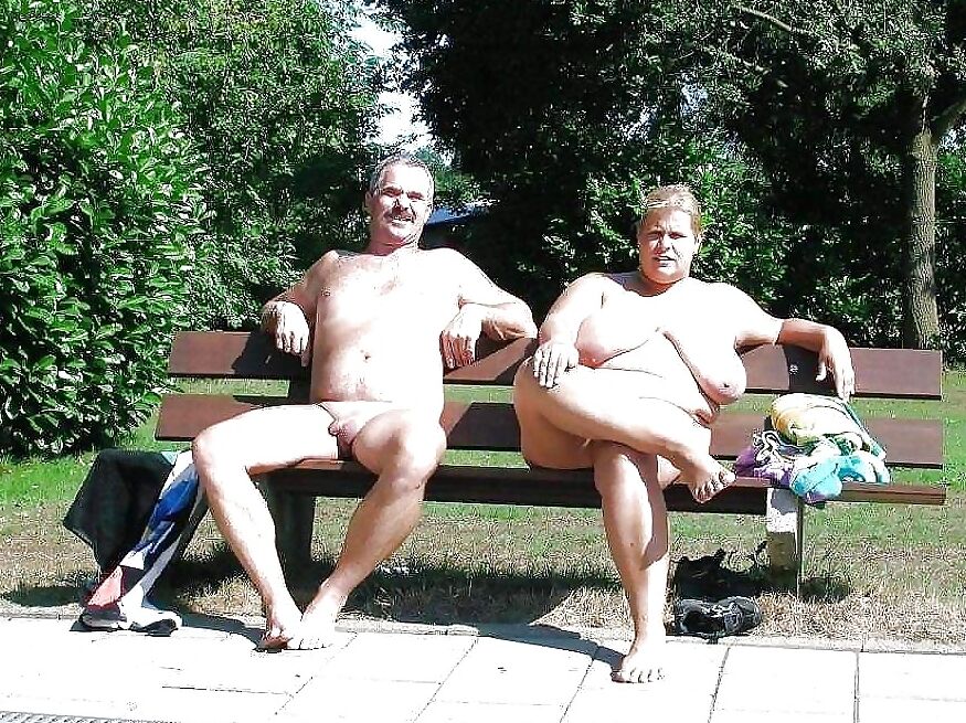 NAKED COUPLES