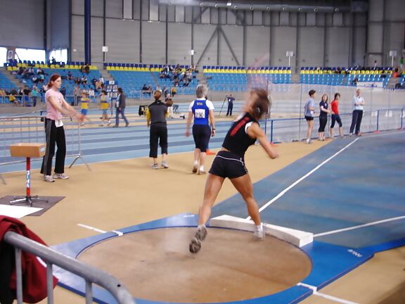 Sarah-DeHerdt    track and field