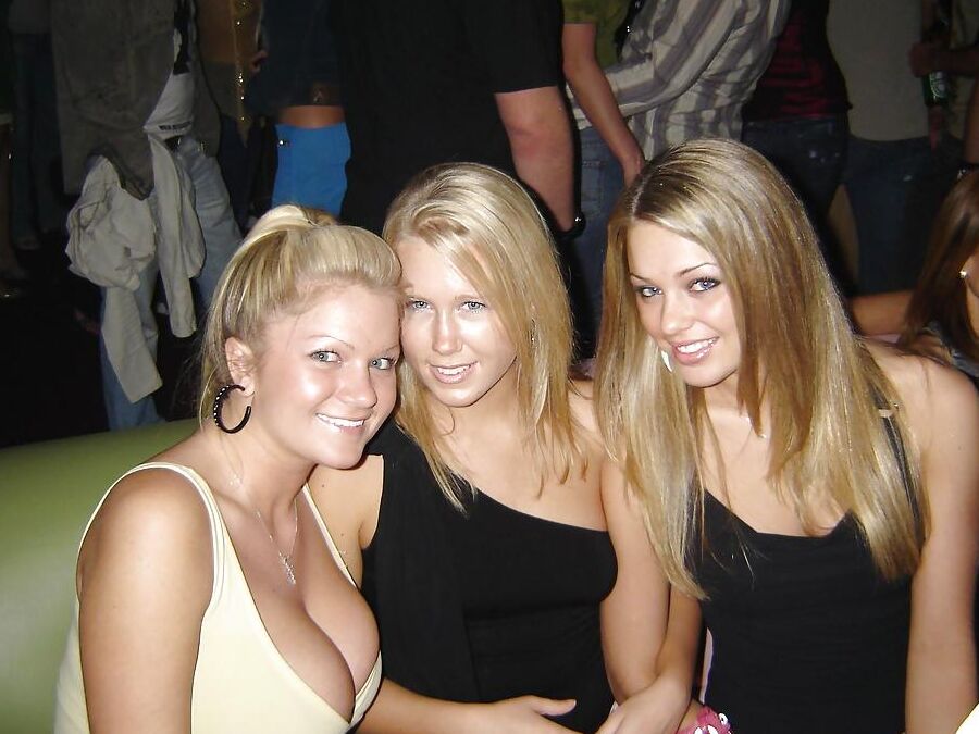 Nice (non nude) girls