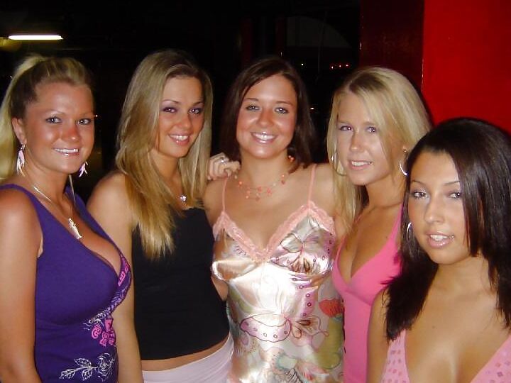 Nice (non nude) girls