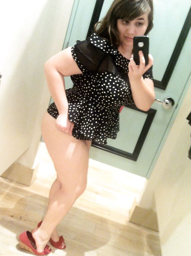 Self-shot Busty Teen with a nice ass