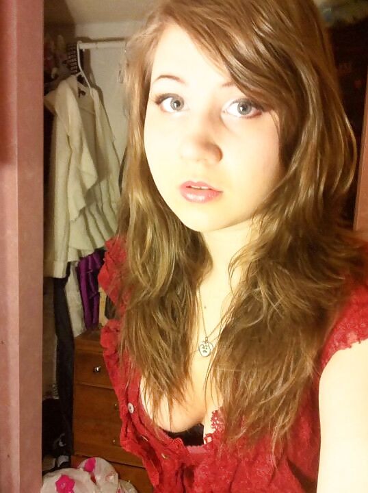 Self-shot Busty Teen with a nice ass