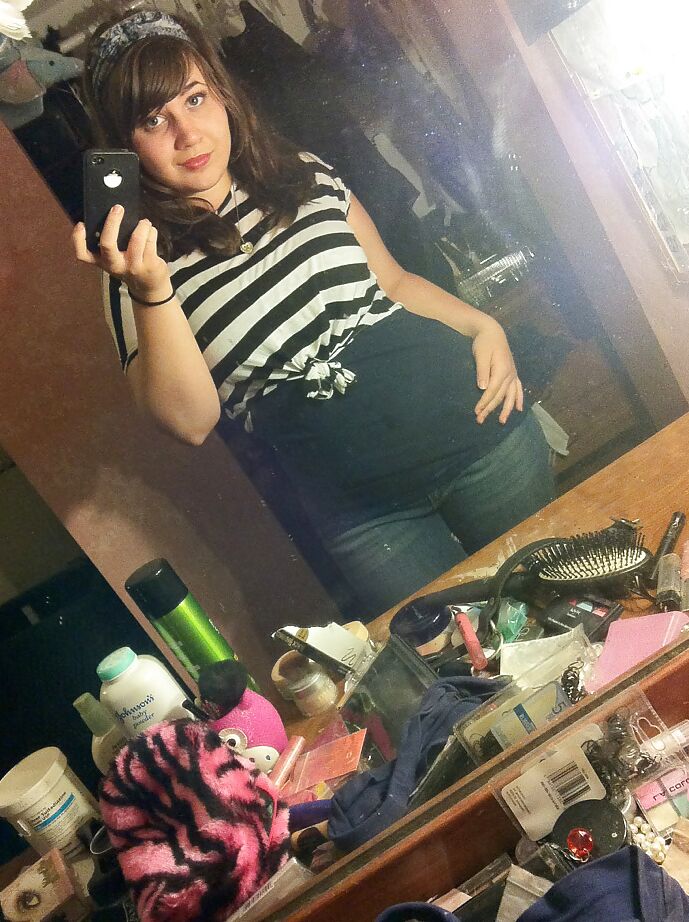Self-shot Busty Teen with a nice ass