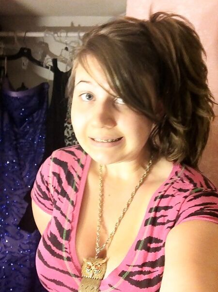Self-shot Busty Teen with a nice ass