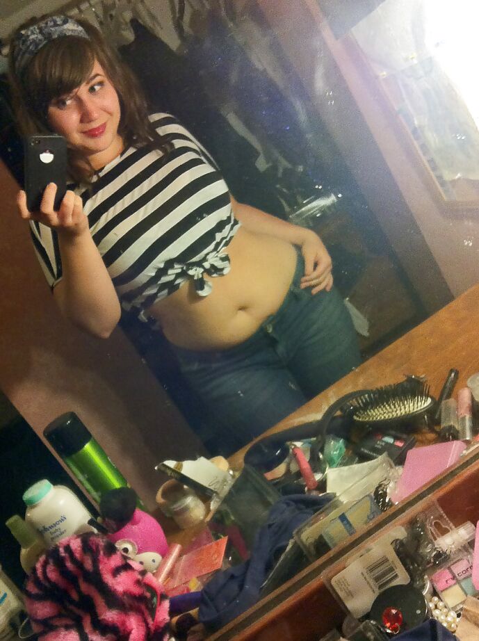 Self-shot Busty Teen with a nice ass