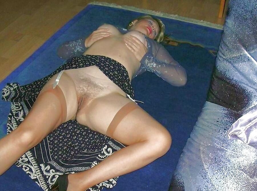 Matures in sexy stockings
