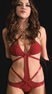 Elizabeth Gillies hot