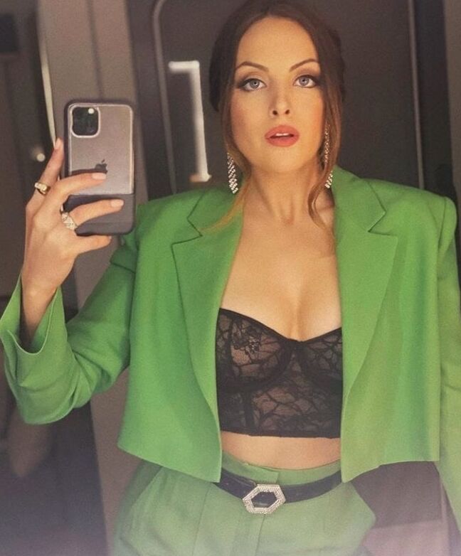 Elizabeth Gillies hot