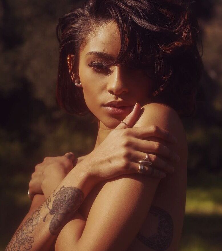 Sunnibytch nude