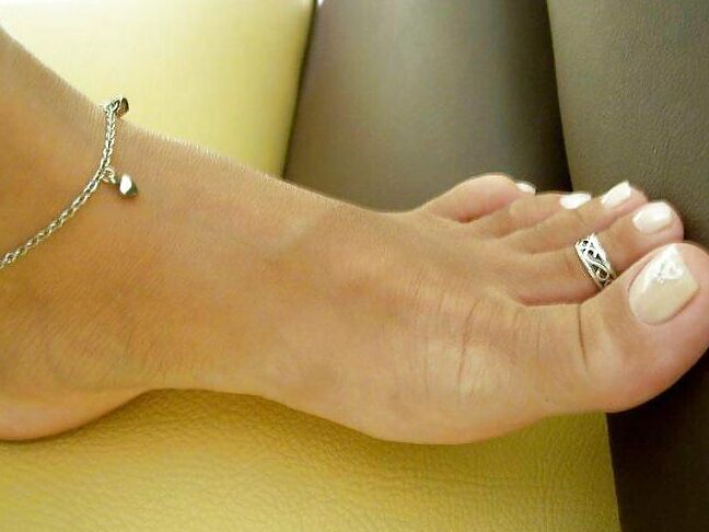 Face Book Feet