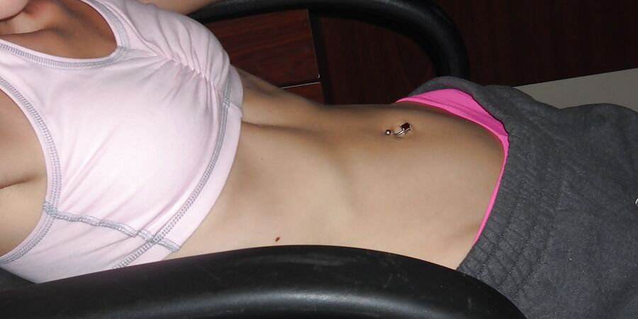 FIRST TIME SOLO PICS PLEASE TELL ME WHAT YOU THINK