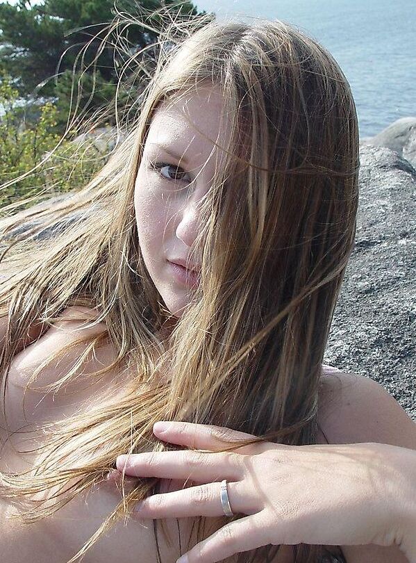 Pictures of teen girl Josie Model exposing herself outside