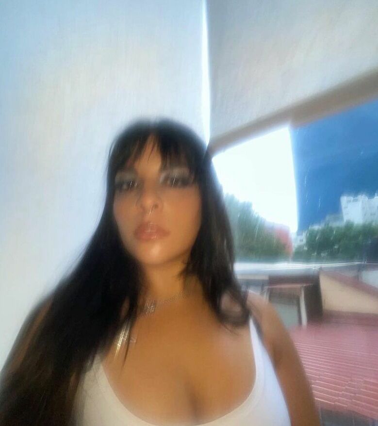 Mariana de Miguel nude