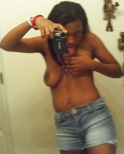 Hot Black Women Mirror Shots