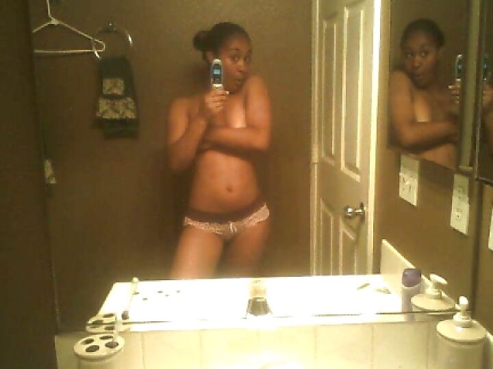 Hot Black Women Mirror Shots