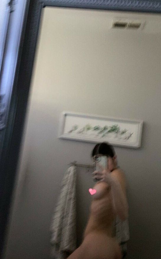 Grace Hollon nude