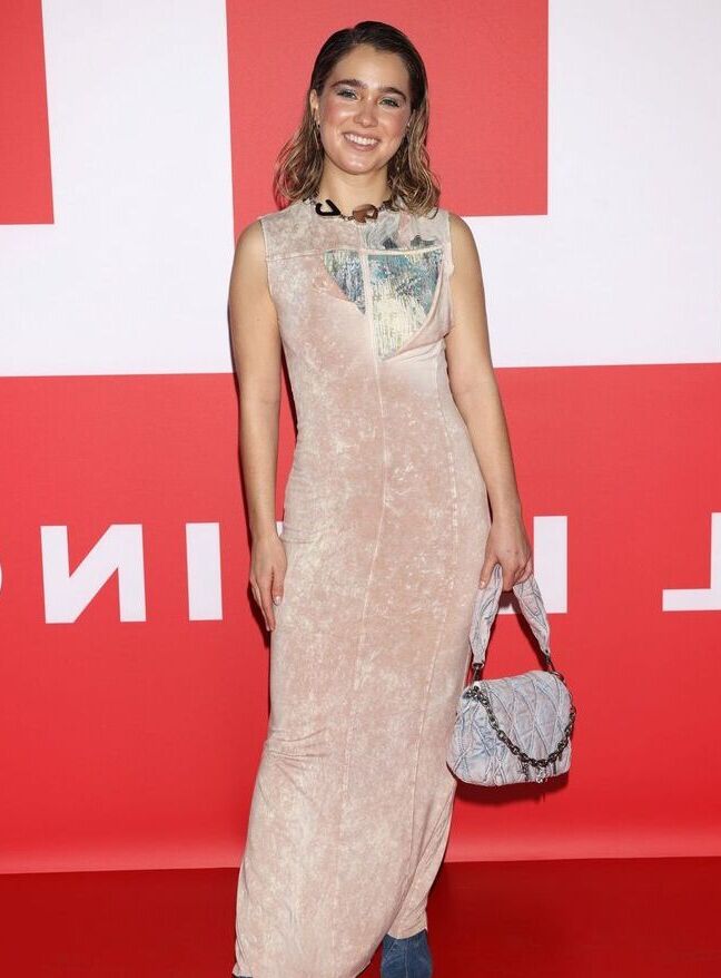 Haley Lu Richardson nude