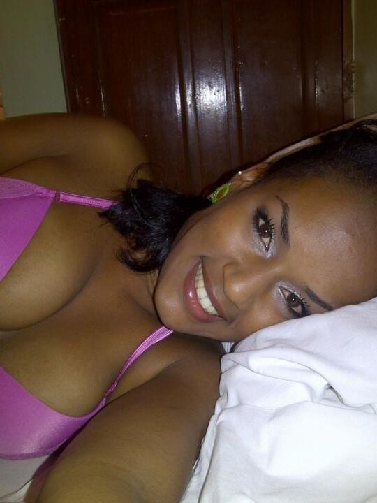 Gorgeous ebony babe busty while teasing and posing