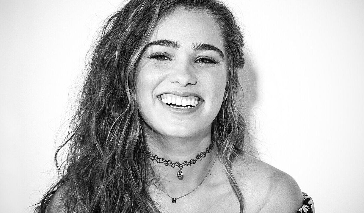 Haley Lu Richardson nude