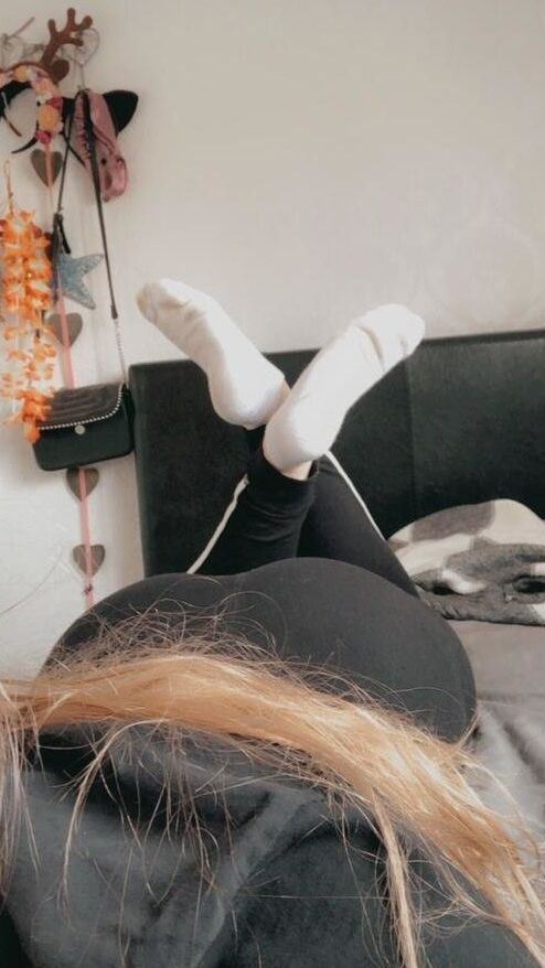 Flirtyfeet nude