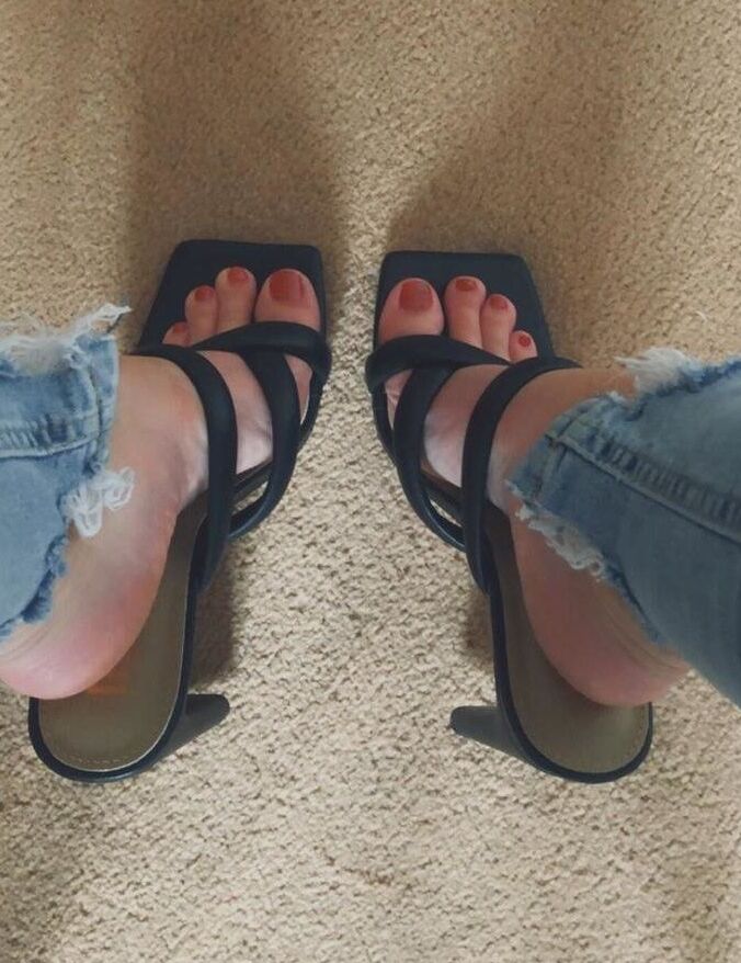 Flirtyfeet nude