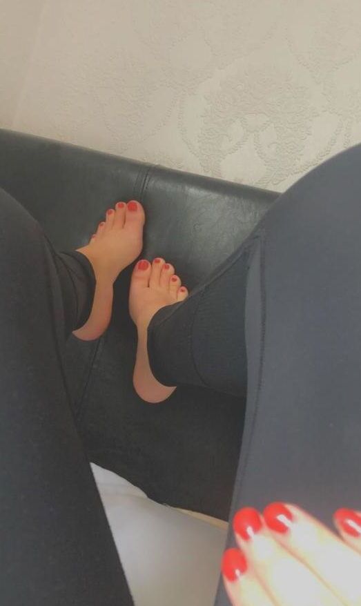 Flirtyfeet nude