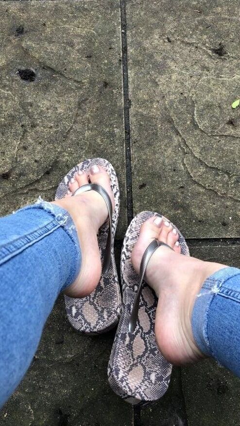 Flirtyfeet nude