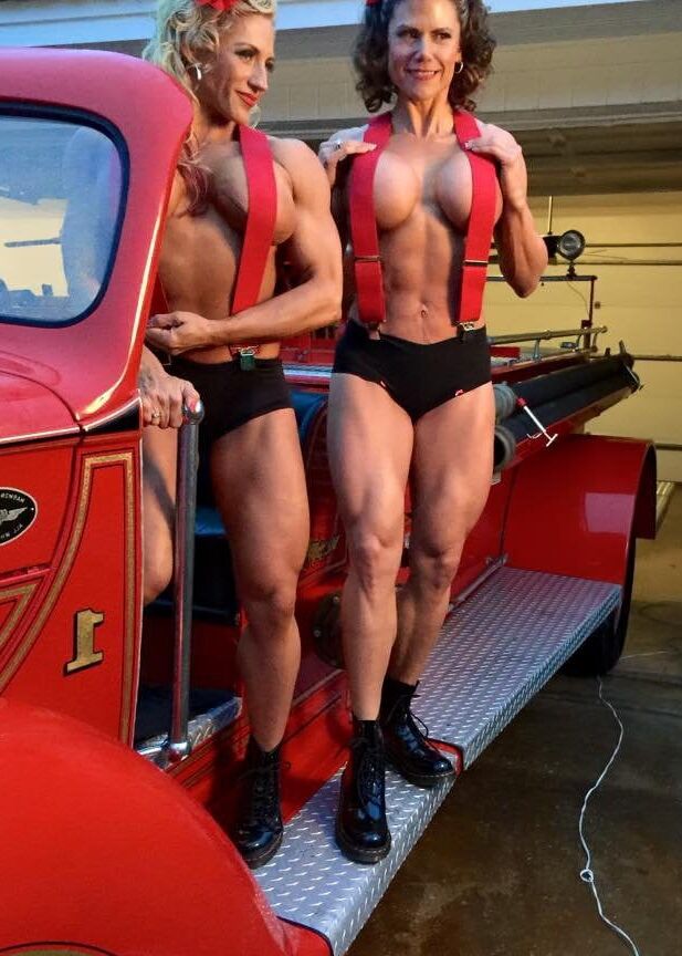 Dona Has The Model Face With The Perfect Body!