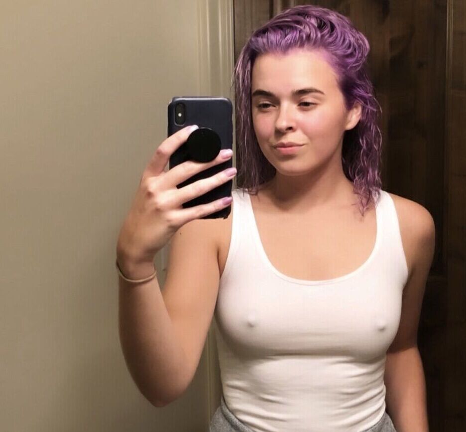 Aubsession nude