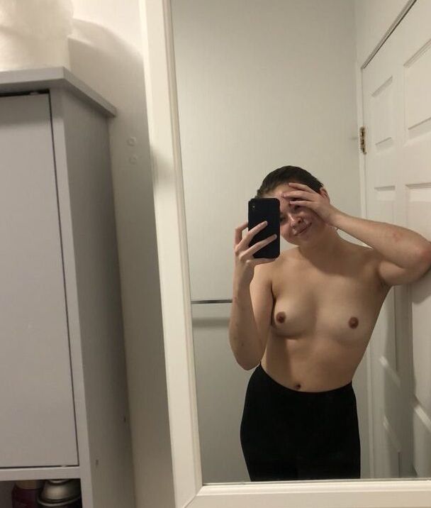 Aubsession nude
