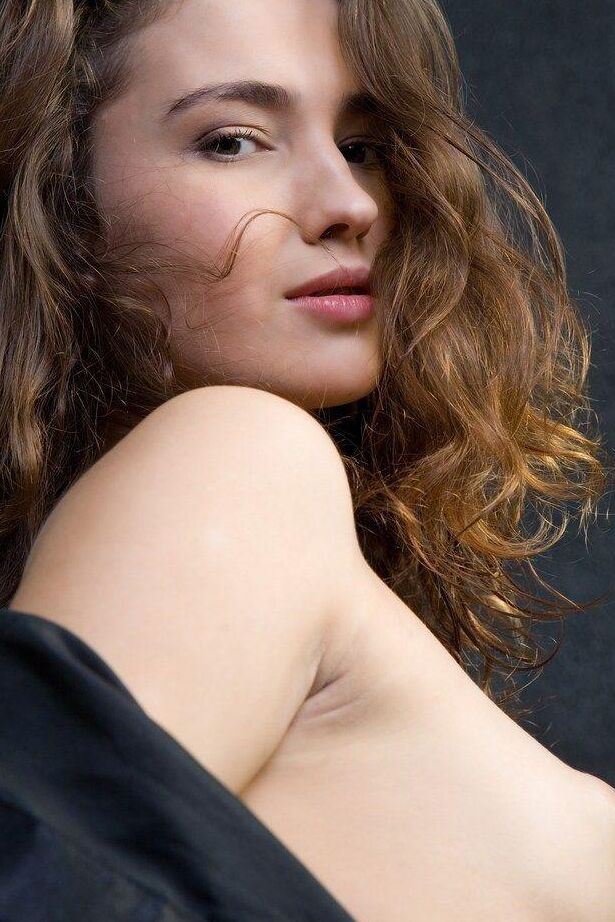 Pictures of Francine A giving you her perfect body