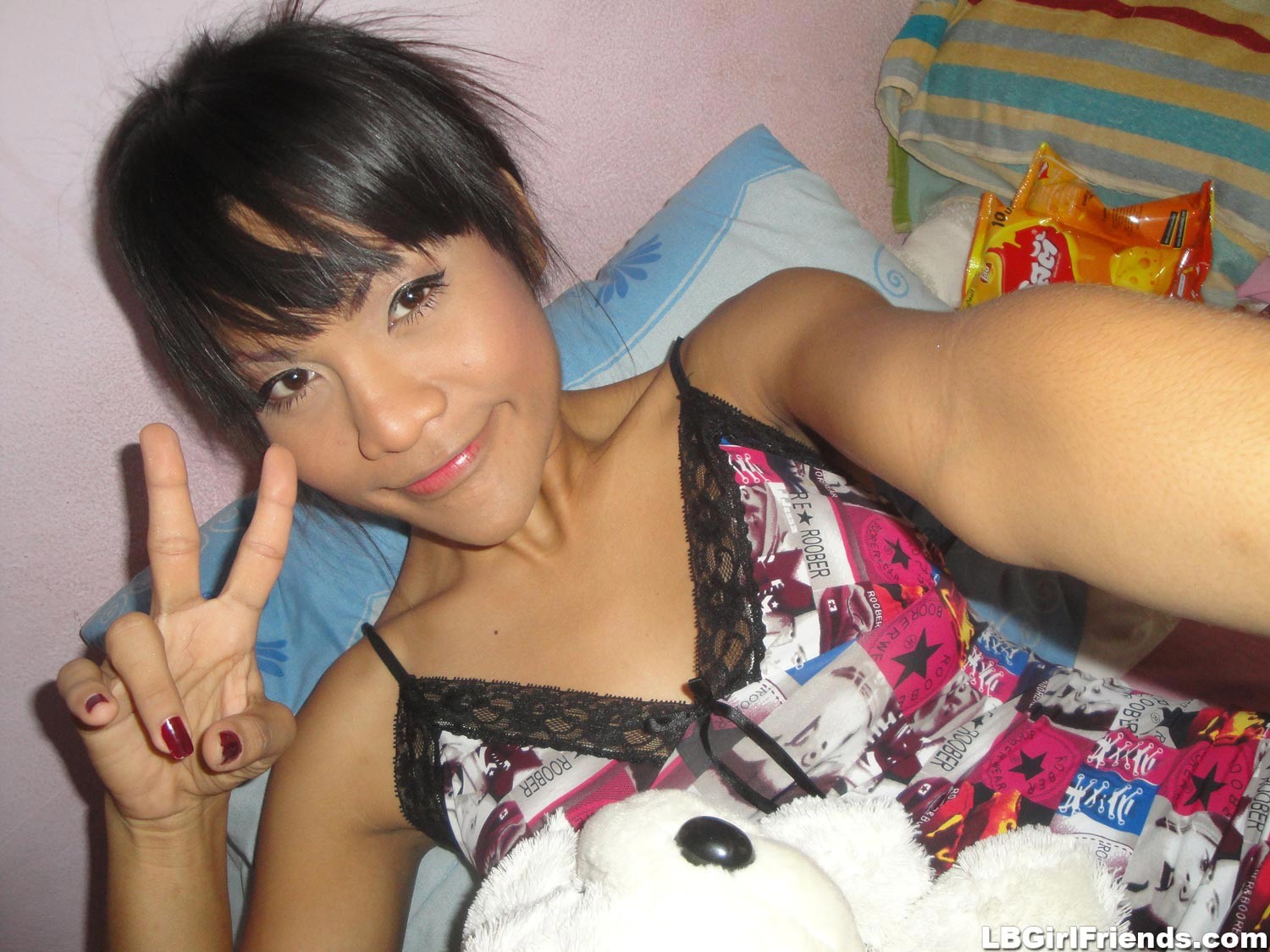 Sexy Ladyboy Girlfriend Sucks And Flashes In Public