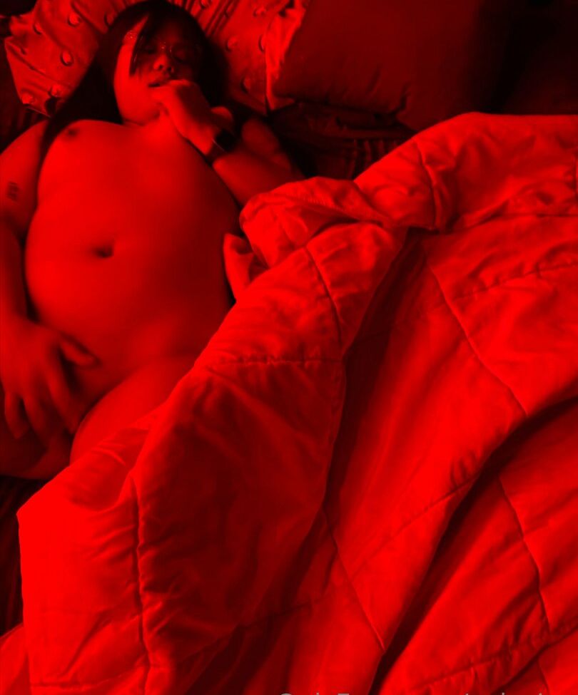 Xolucina nude