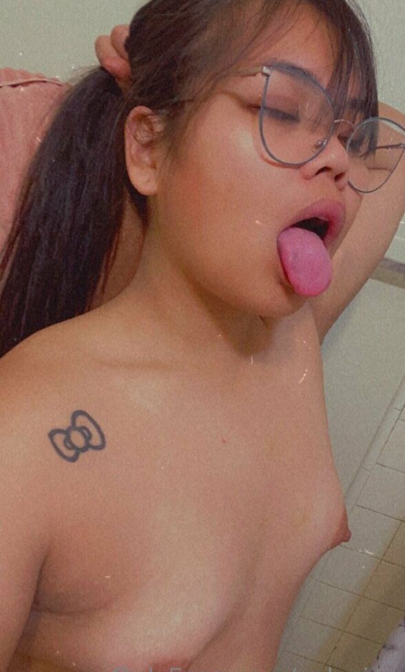 Xolucina nude