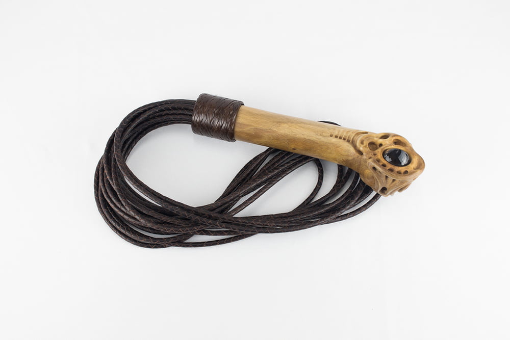 Morion wood flogger