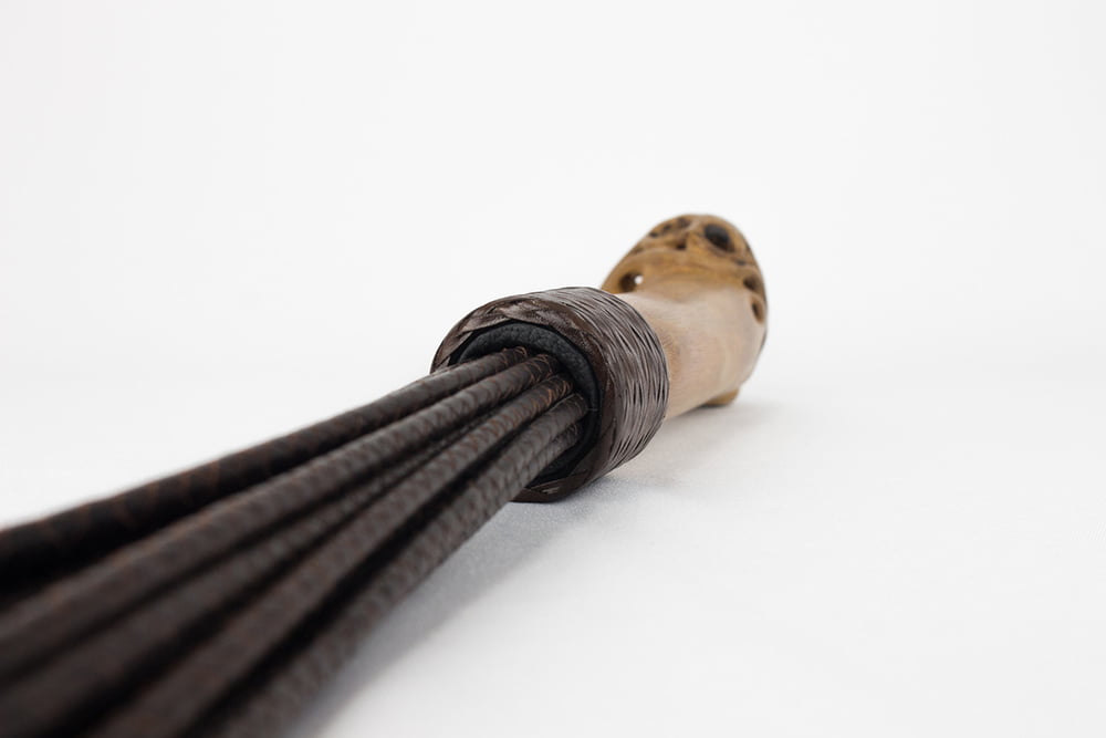 Morion wood flogger