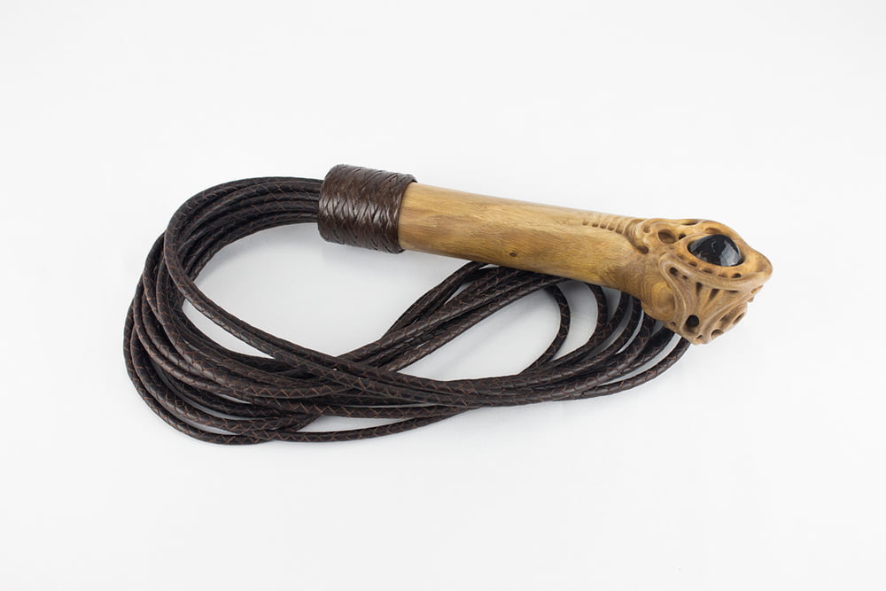 Morion wood flogger