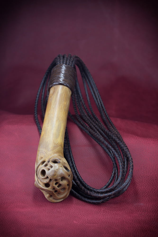 Morion wood flogger