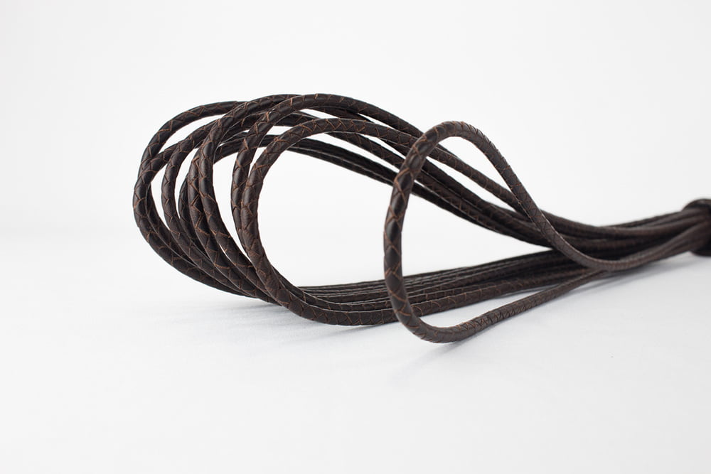 Morion wood flogger