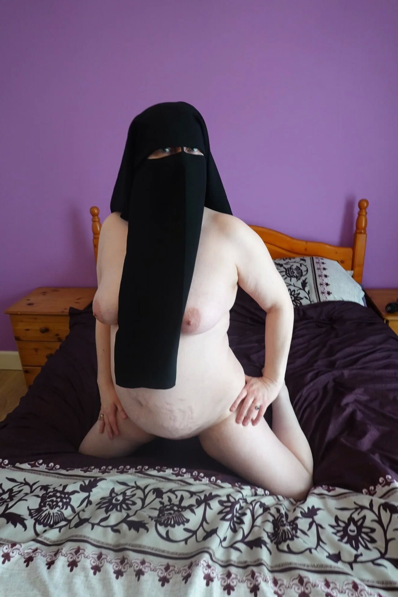 Naked in Niqab - 27 Pics