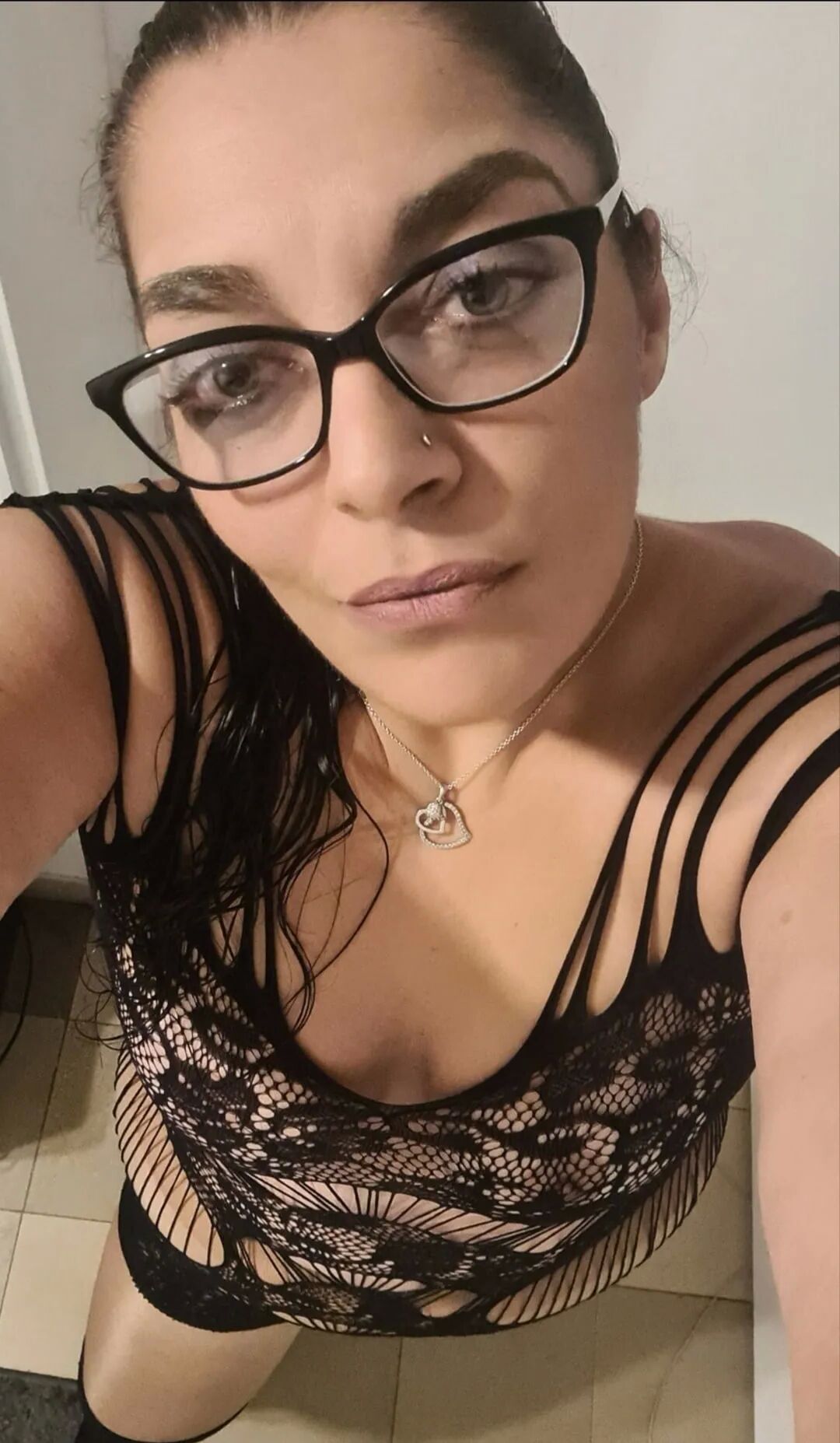 Cum Slut Gangbang Milf Bitch Eva Fishnets Glasses - 6 Pics