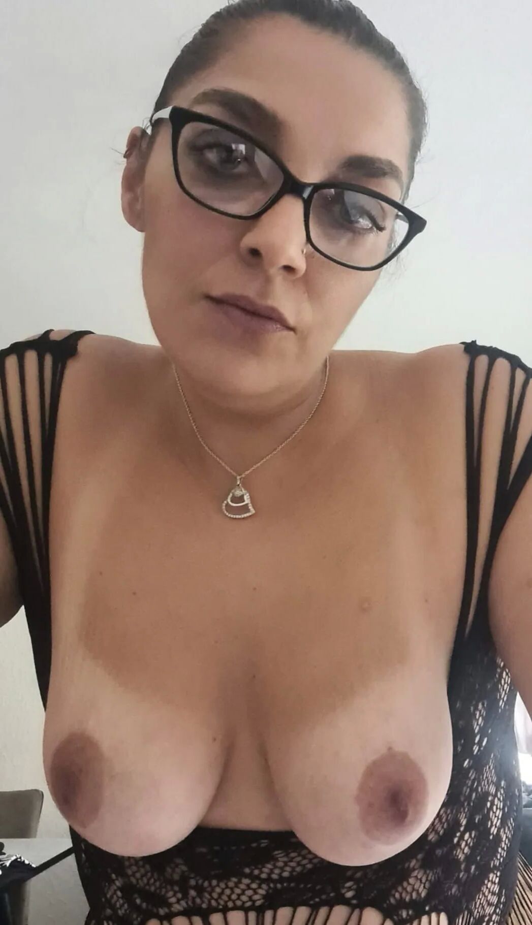 Cum Slut Gangbang Milf Bitch Eva Fishnets Glasses - 6 Pics
