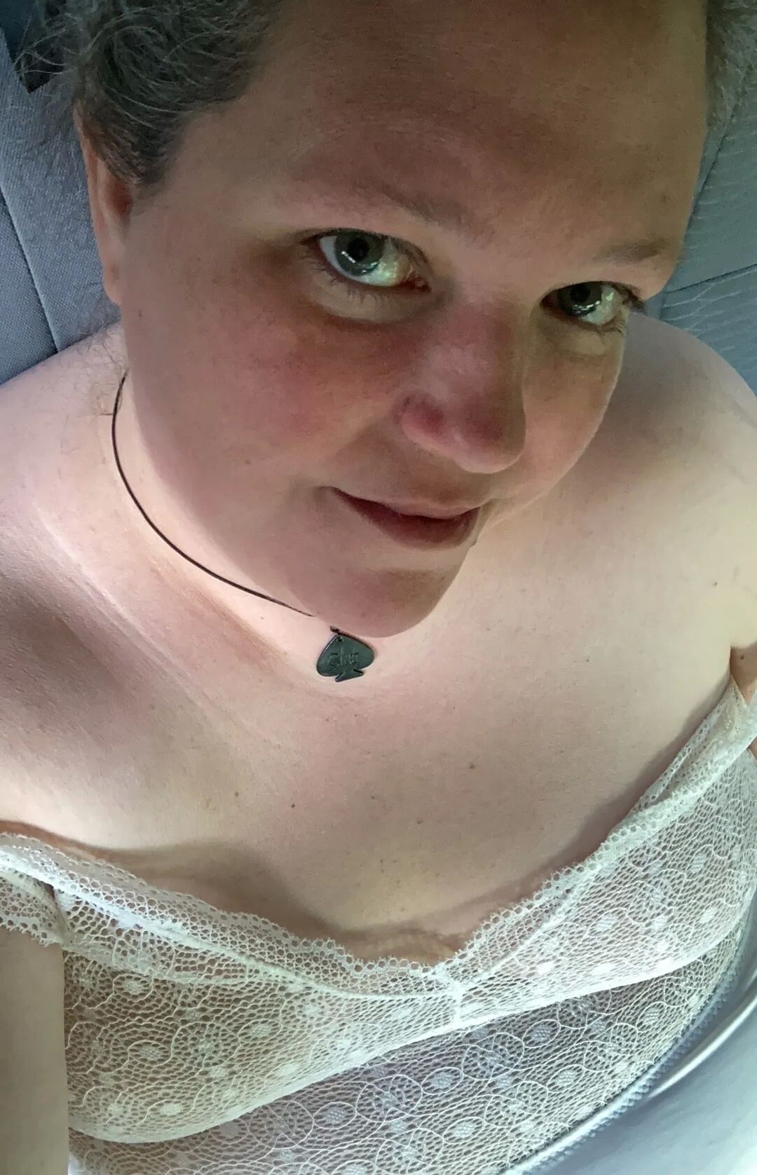 Dumb whore - 15 Pics