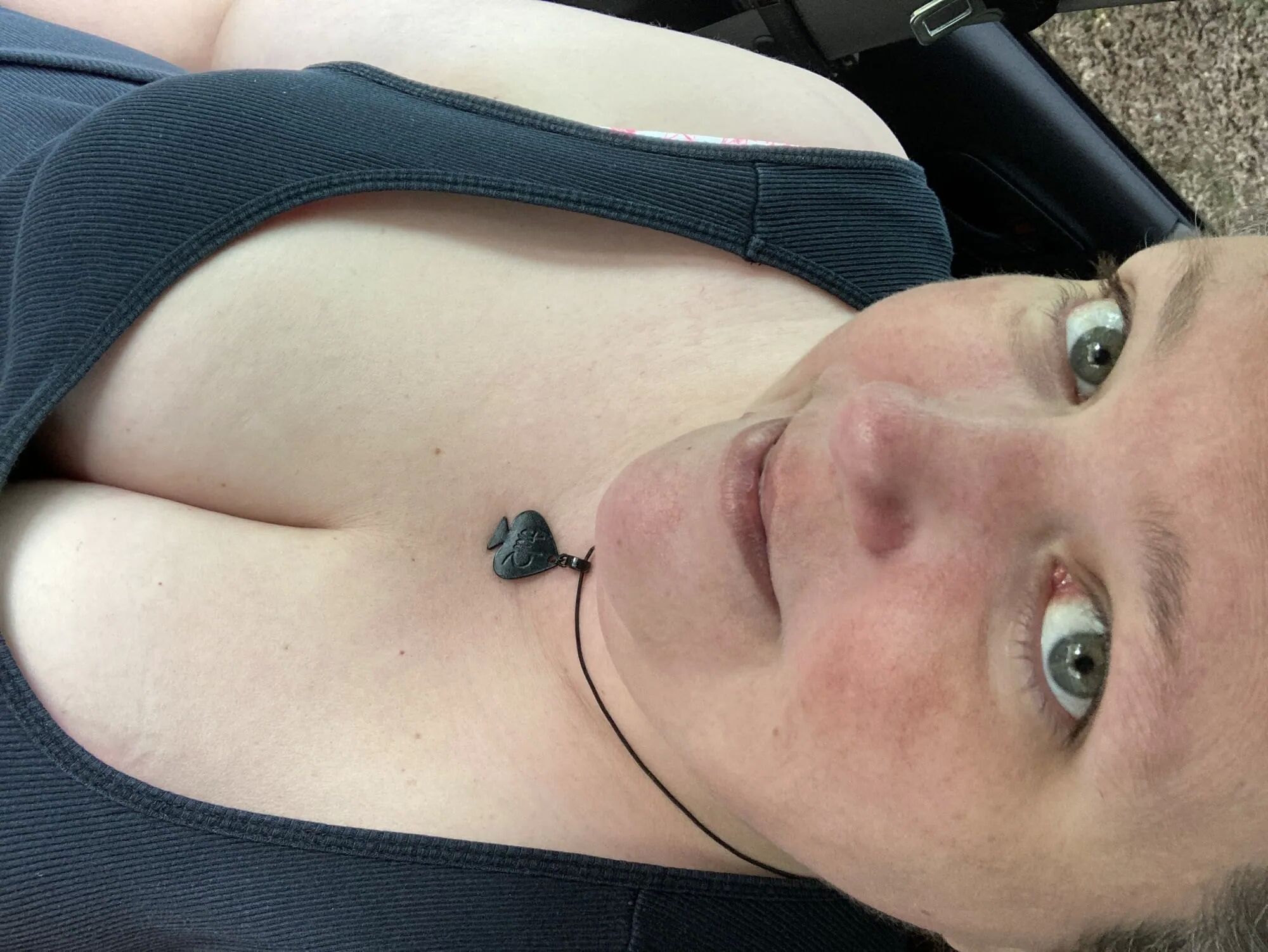Dumb whore - 15 Pics
