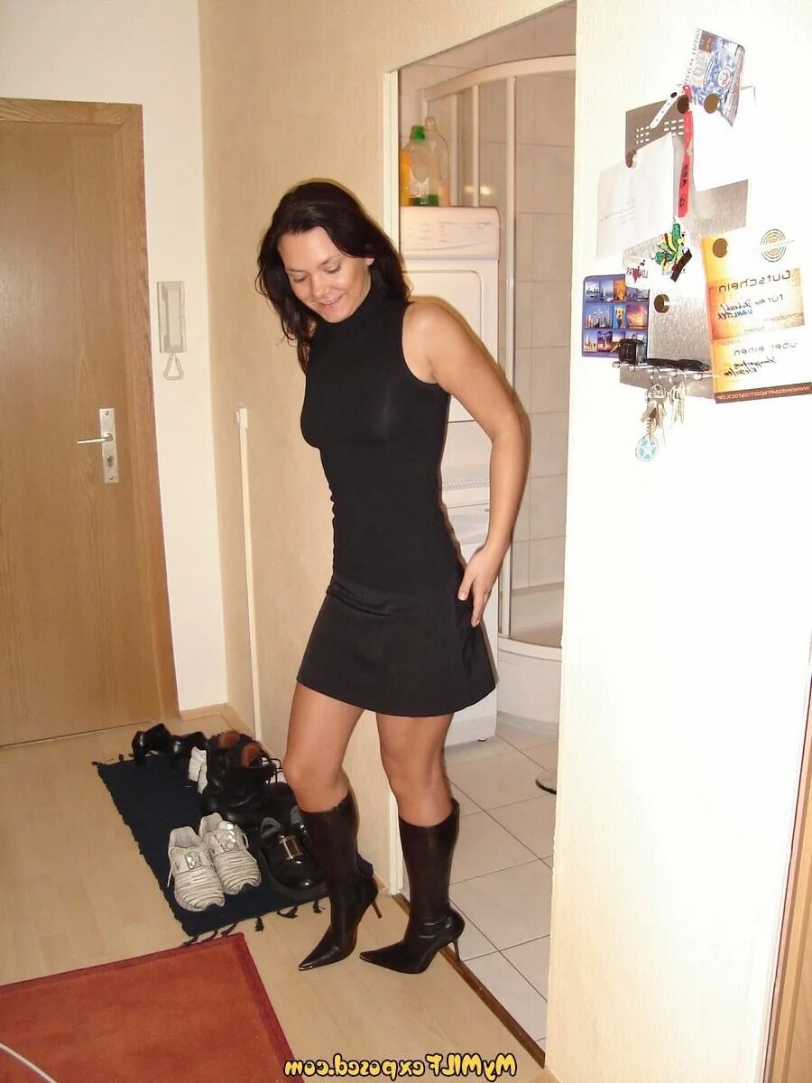 My MILF Exposed - Happy wife - 37 Pics