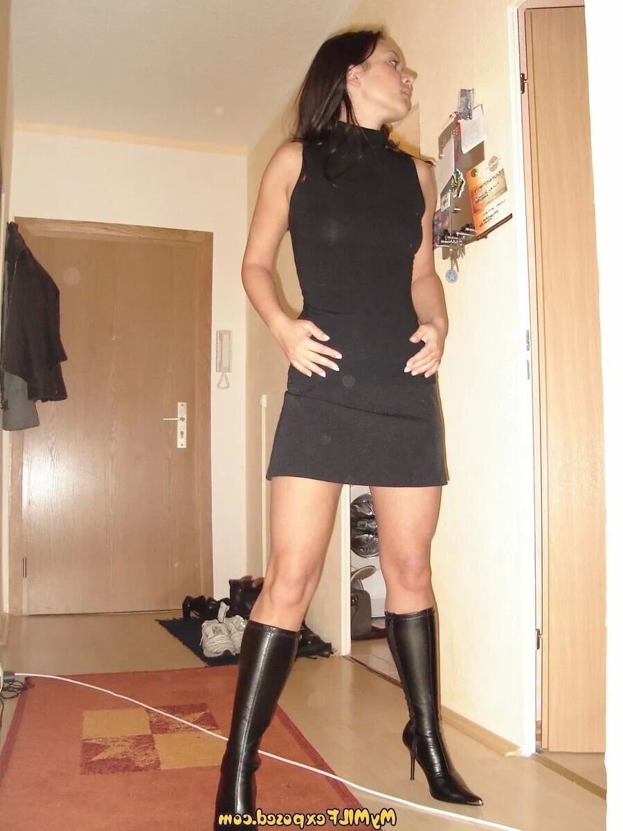 My MILF Exposed - Happy wife - 37 Pics
