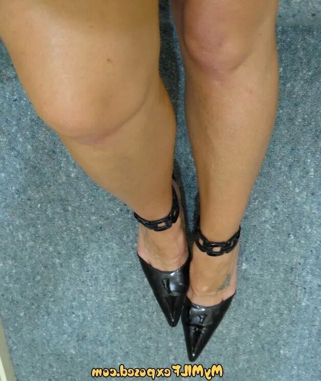 My MILF Exposed - My busty wife - 21 Pics