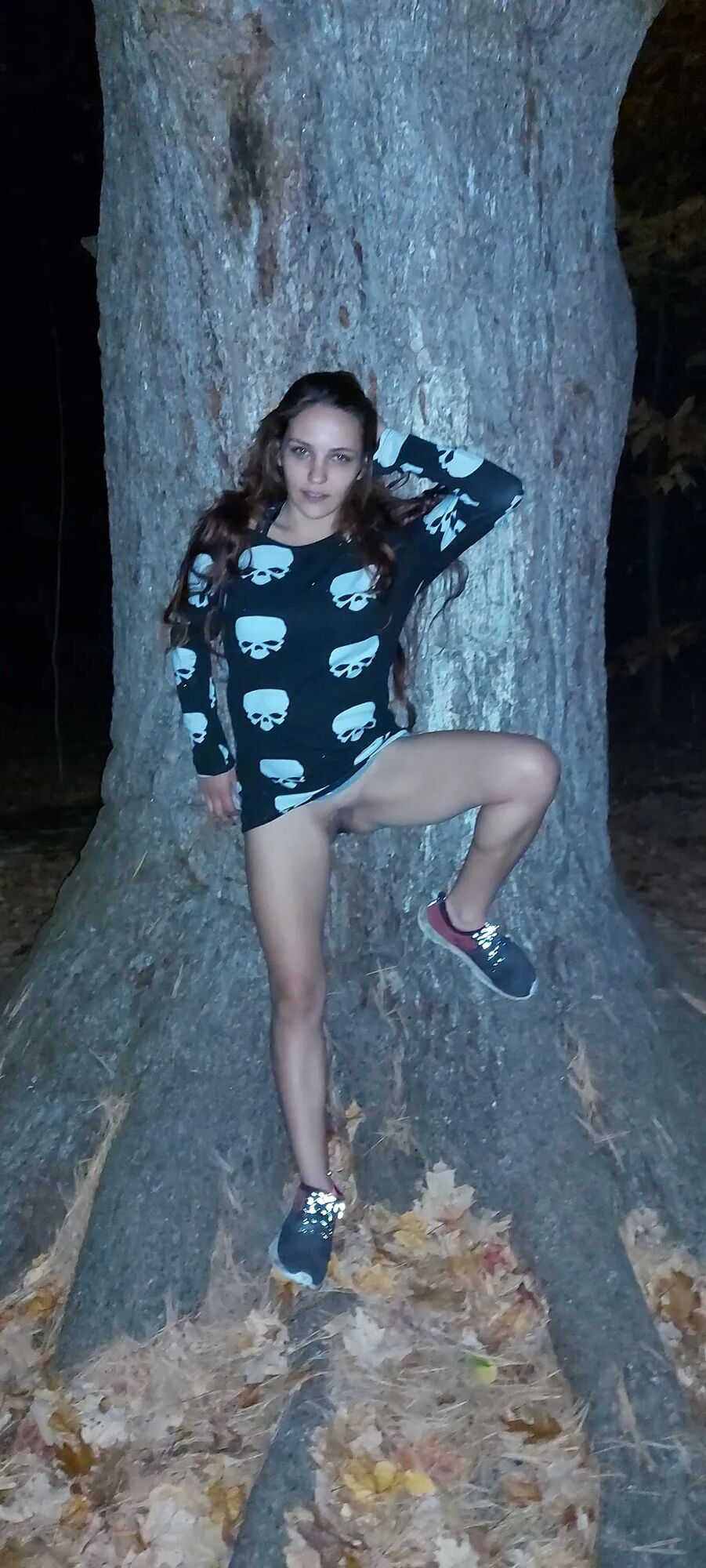 Teenie hiking nude - 52 Pics