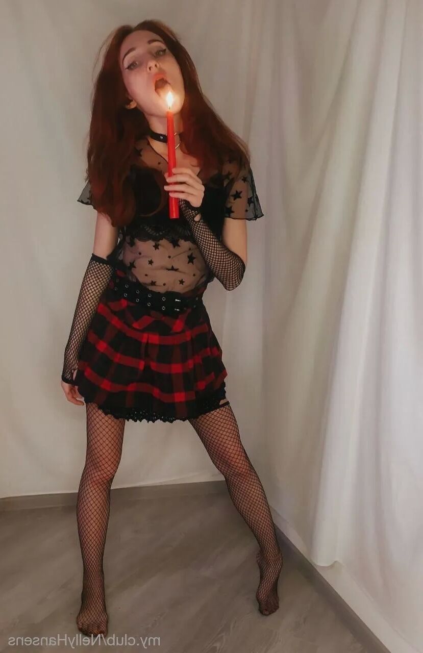 Lilly Free Photos - 10 Pics