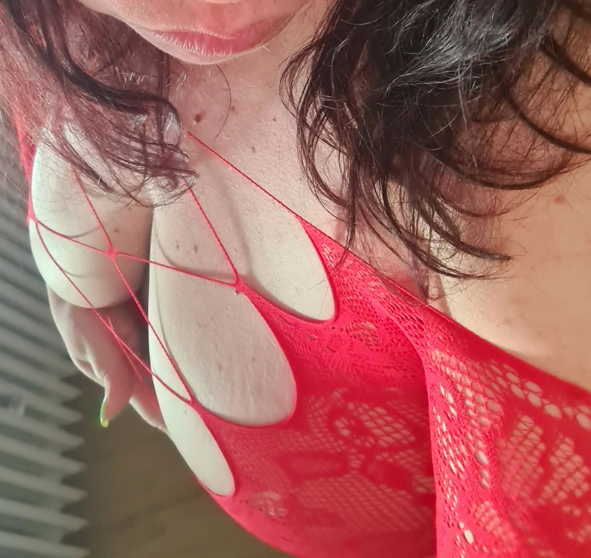 Lady in Red - 14 Pics